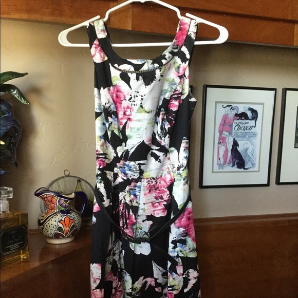 🌺Floral ‘Vintage’ Dress🌺 with POCKETS - Picture 1 of 4